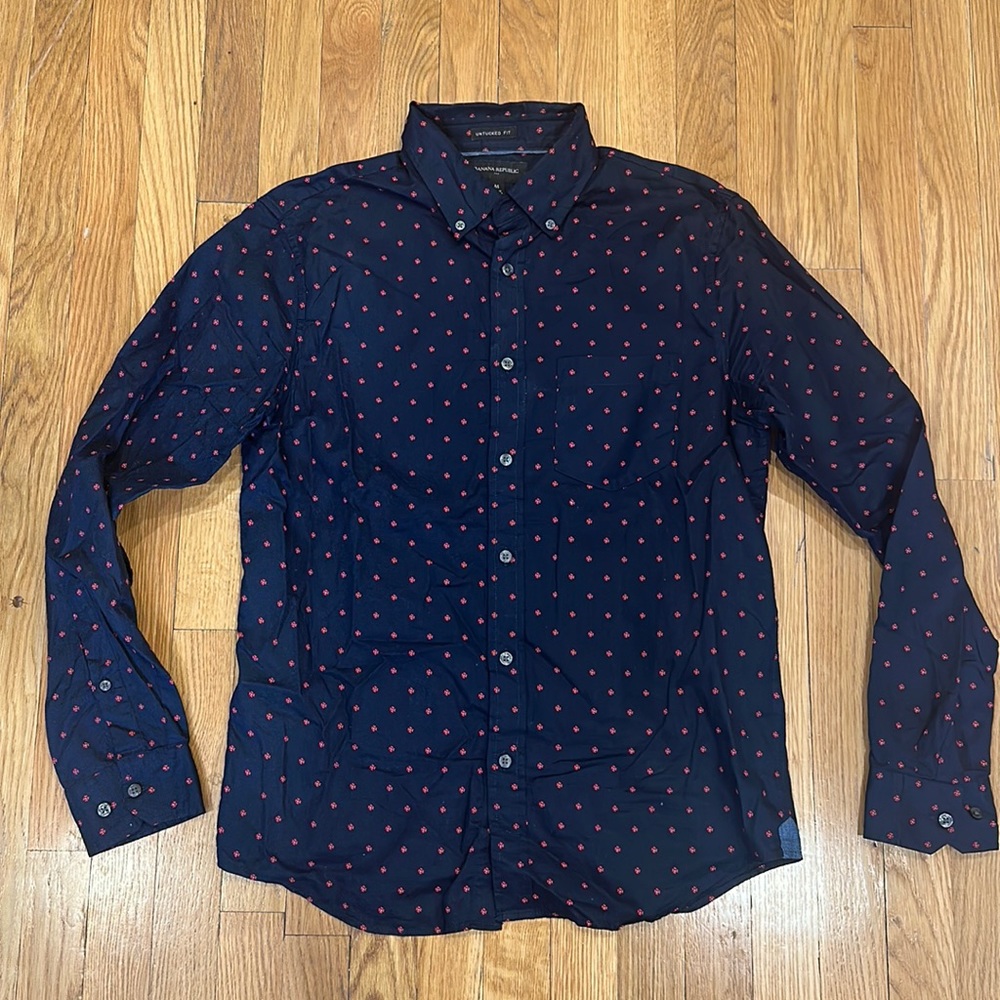 Banana Republic Mens Medium Untucked Fit